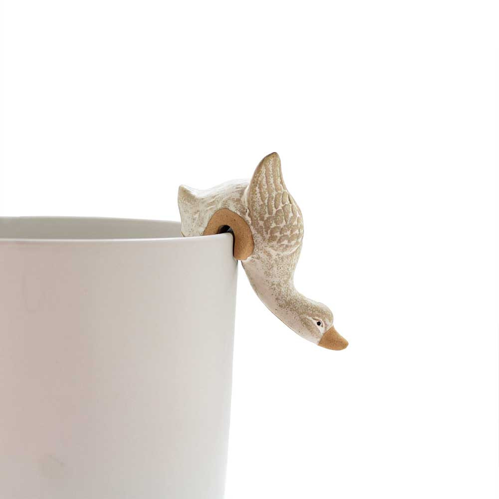 Hanging Duck-Cream 12.1x5.2x6.9cm (8/24)